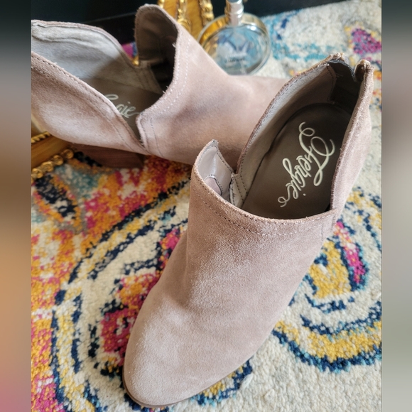 Fergie Carmin Women's Beige Suede Ankle Booties - Picture 2 of 9